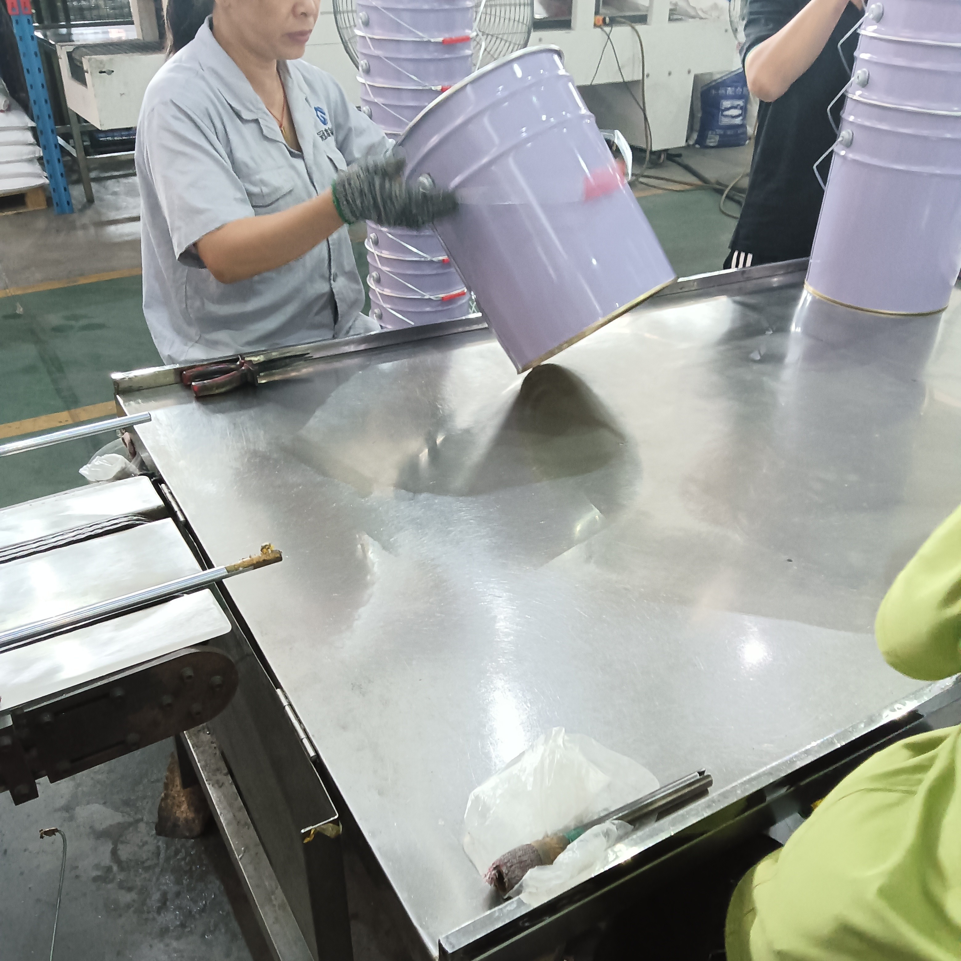 Blog perusahaan terbaru tentang Kualitas bahan mempengaruhi produk cat dengan faktor di bawah.